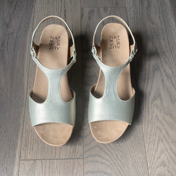 Size 10 women’s Naturalizer wedges. NWT - Picture 4 of 7